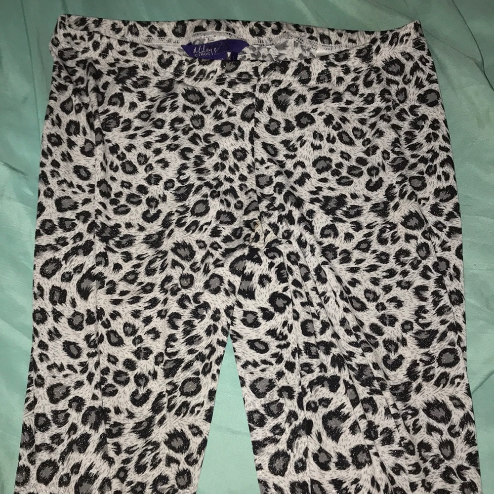 Size Large Silver cheetah leggings